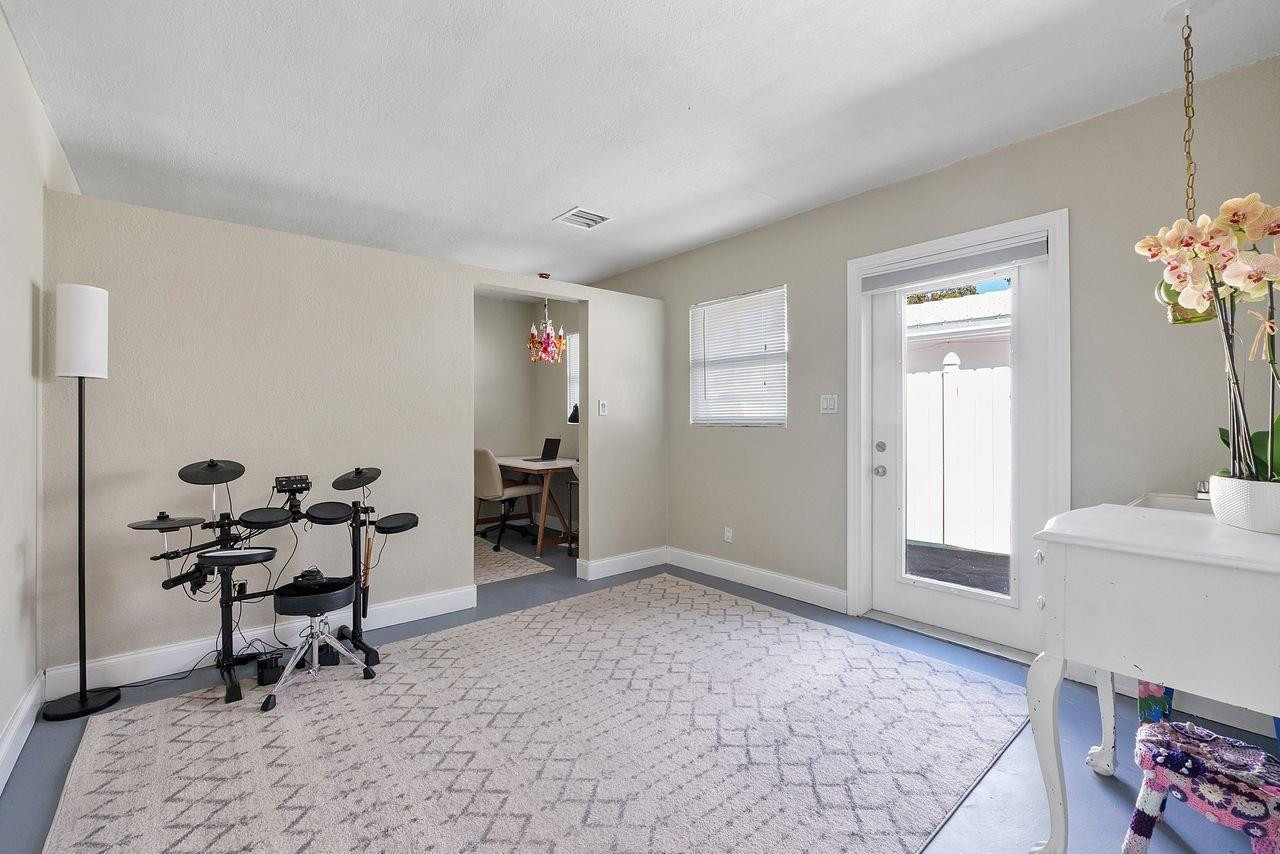 1530 NE 53rd Street