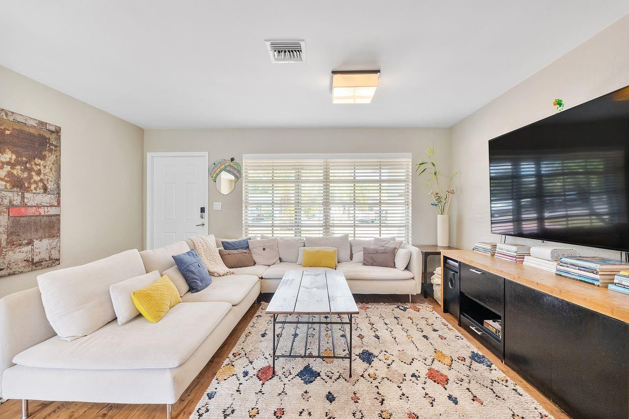 1530 NE 53rd Street