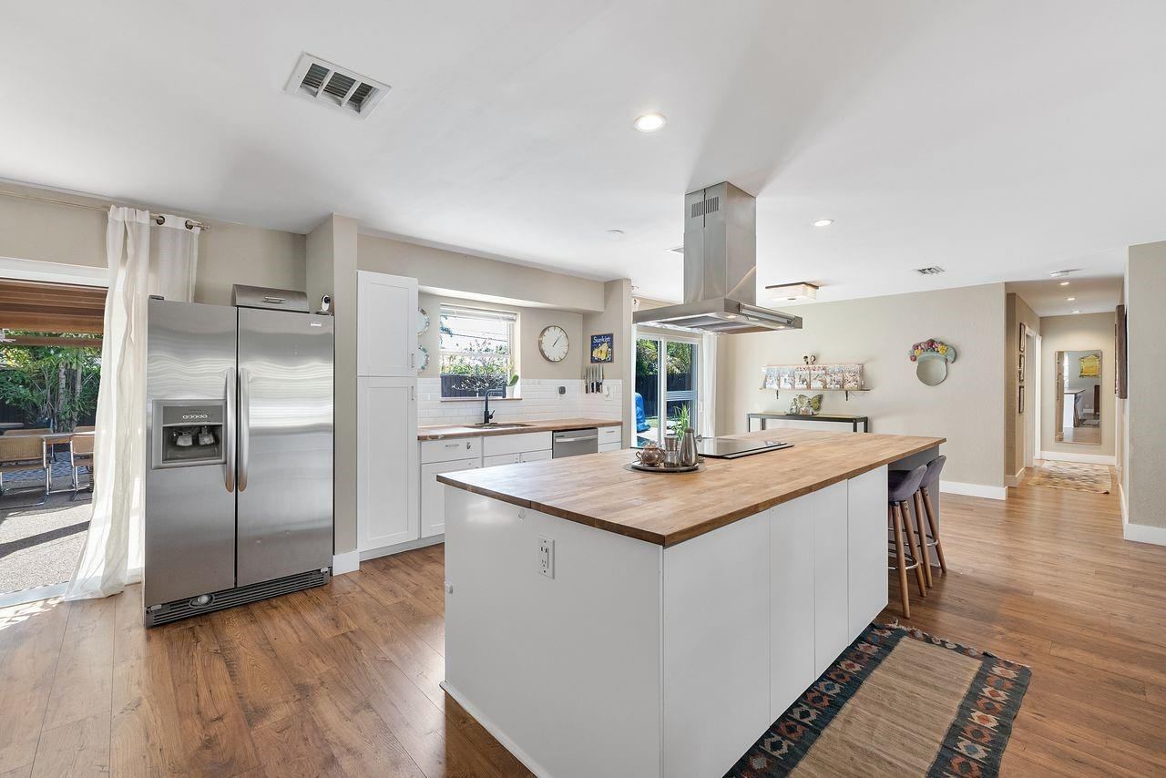 1530 NE 53rd Street