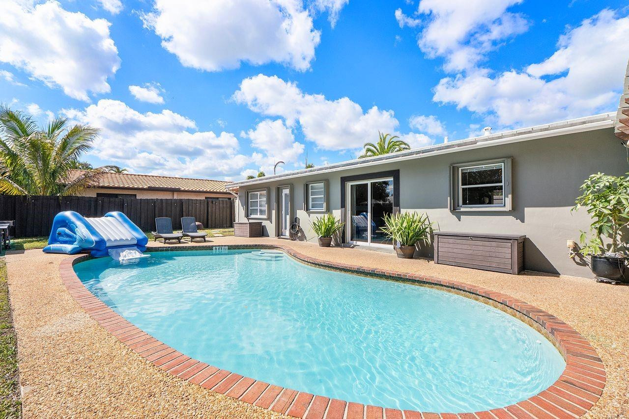 1530 NE 53rd Street