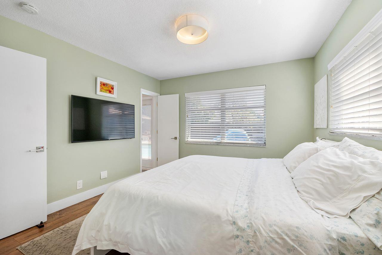 1530 NE 53rd Street