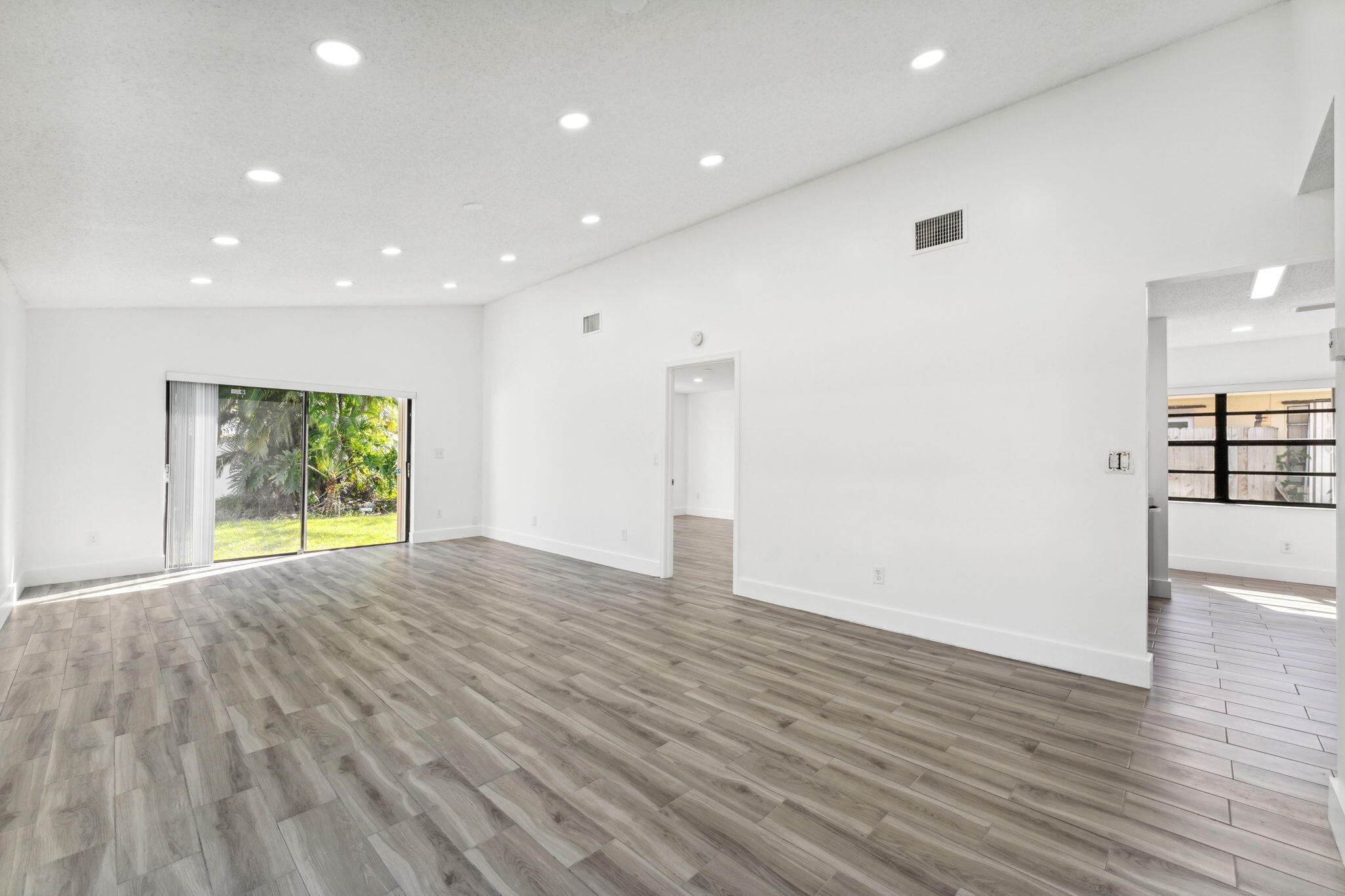 1390 Summit Run Circle