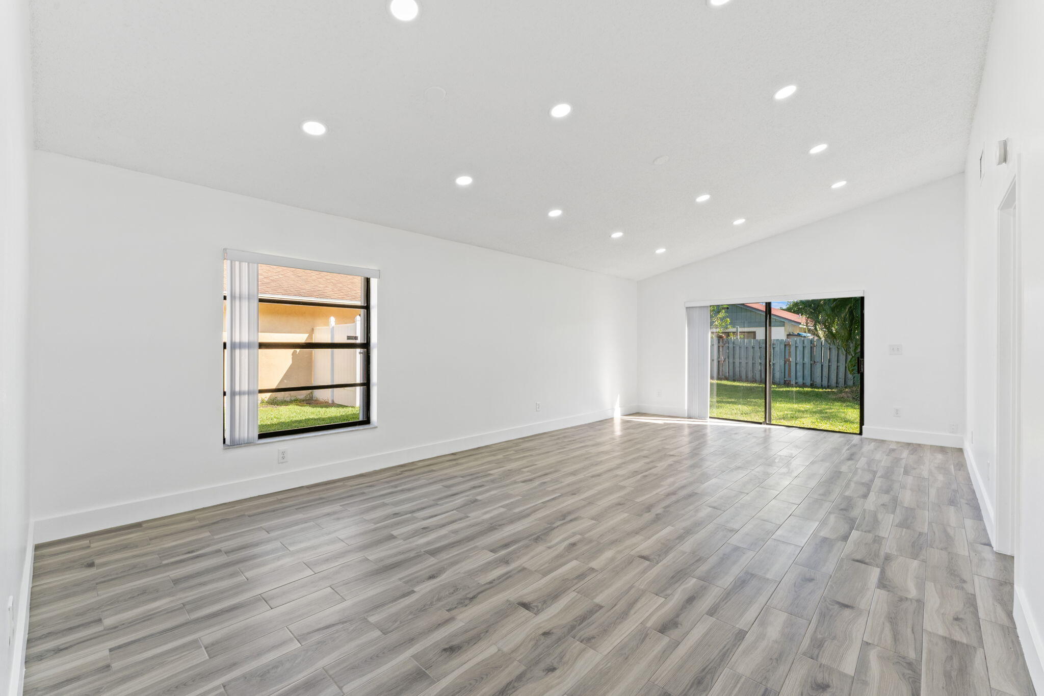 1390 Summit Run Circle