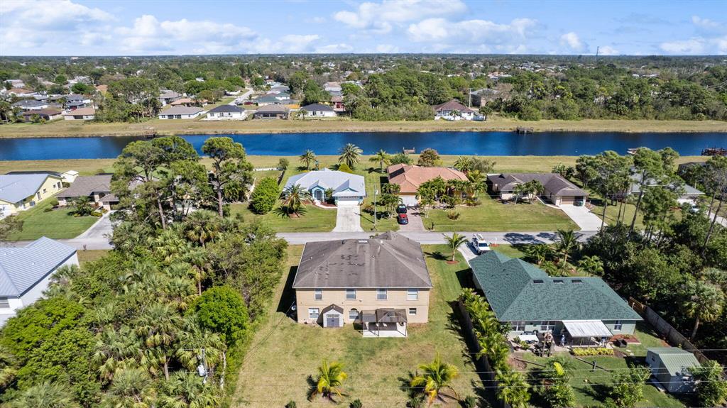 866 SW Abingdon Avenue