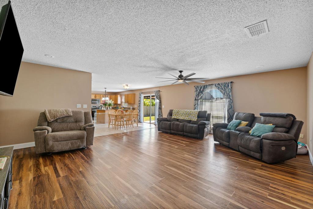 866 SW Abingdon Avenue