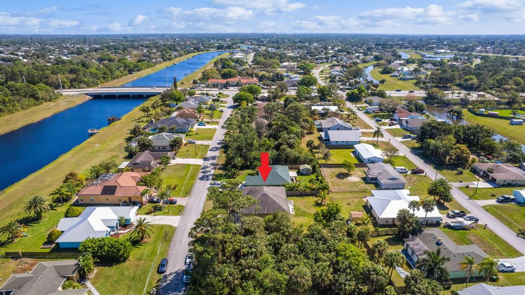 866 SW Abingdon Avenue