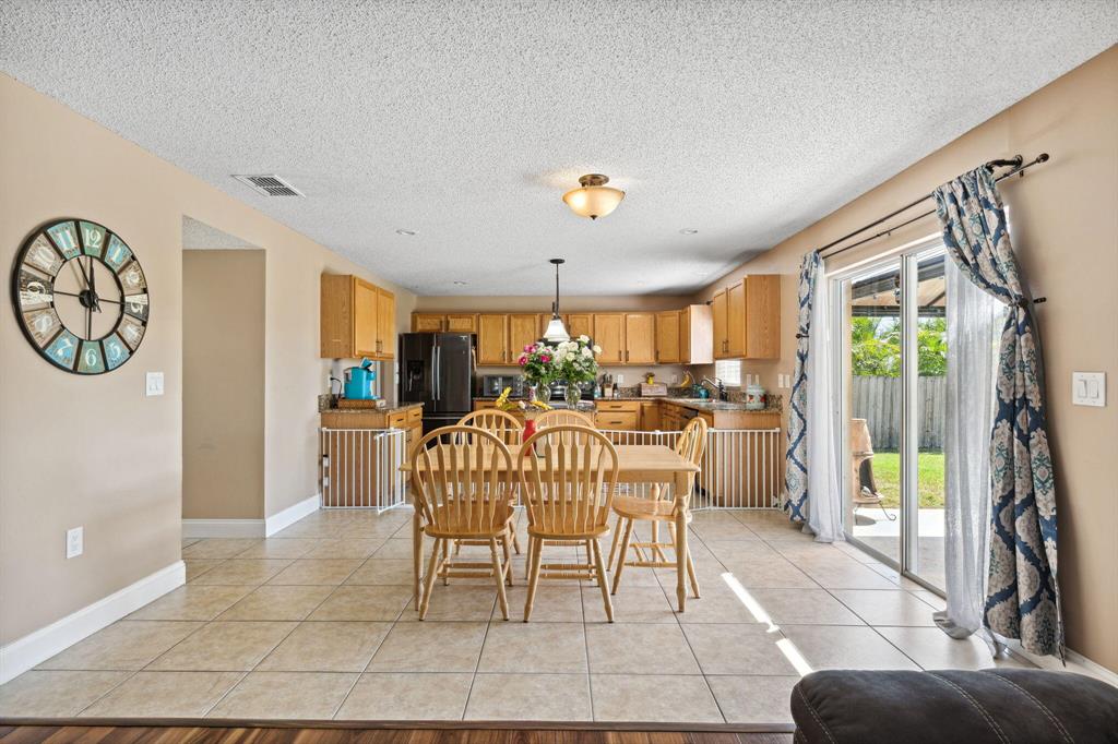 866 SW Abingdon Avenue