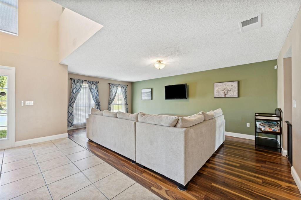 866 SW Abingdon Avenue