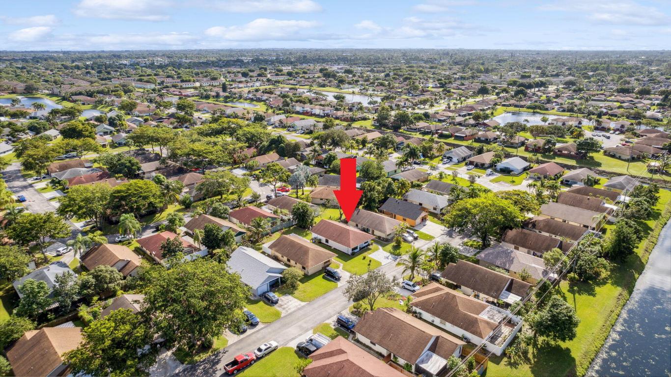 1390 Summit Run Circle