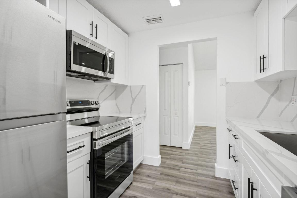 1390 Summit Run Circle