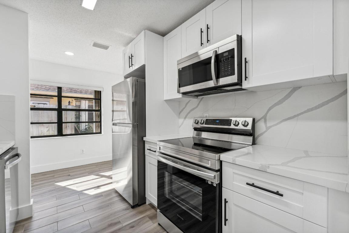 1390 Summit Run Circle