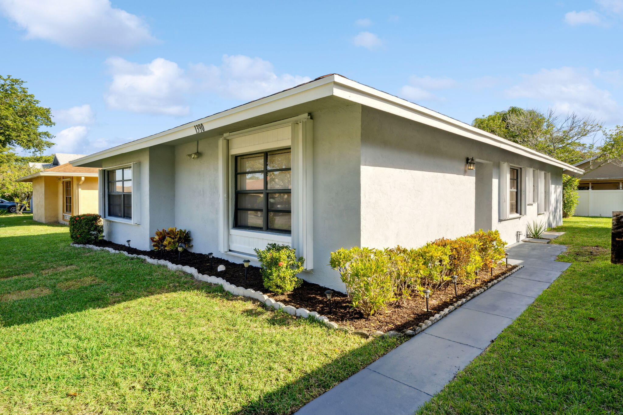 1390 Summit Run Circle