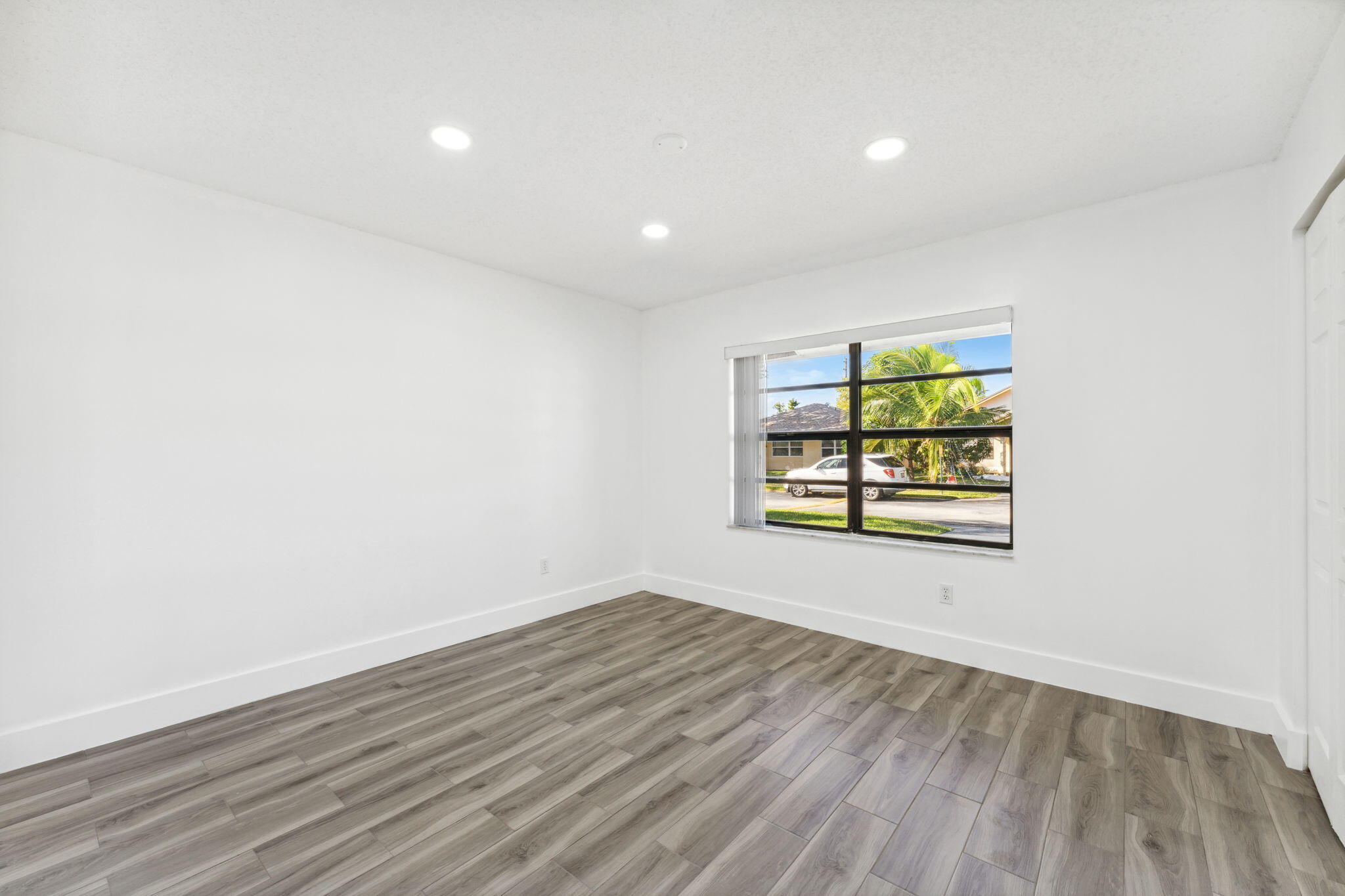 1390 Summit Run Circle