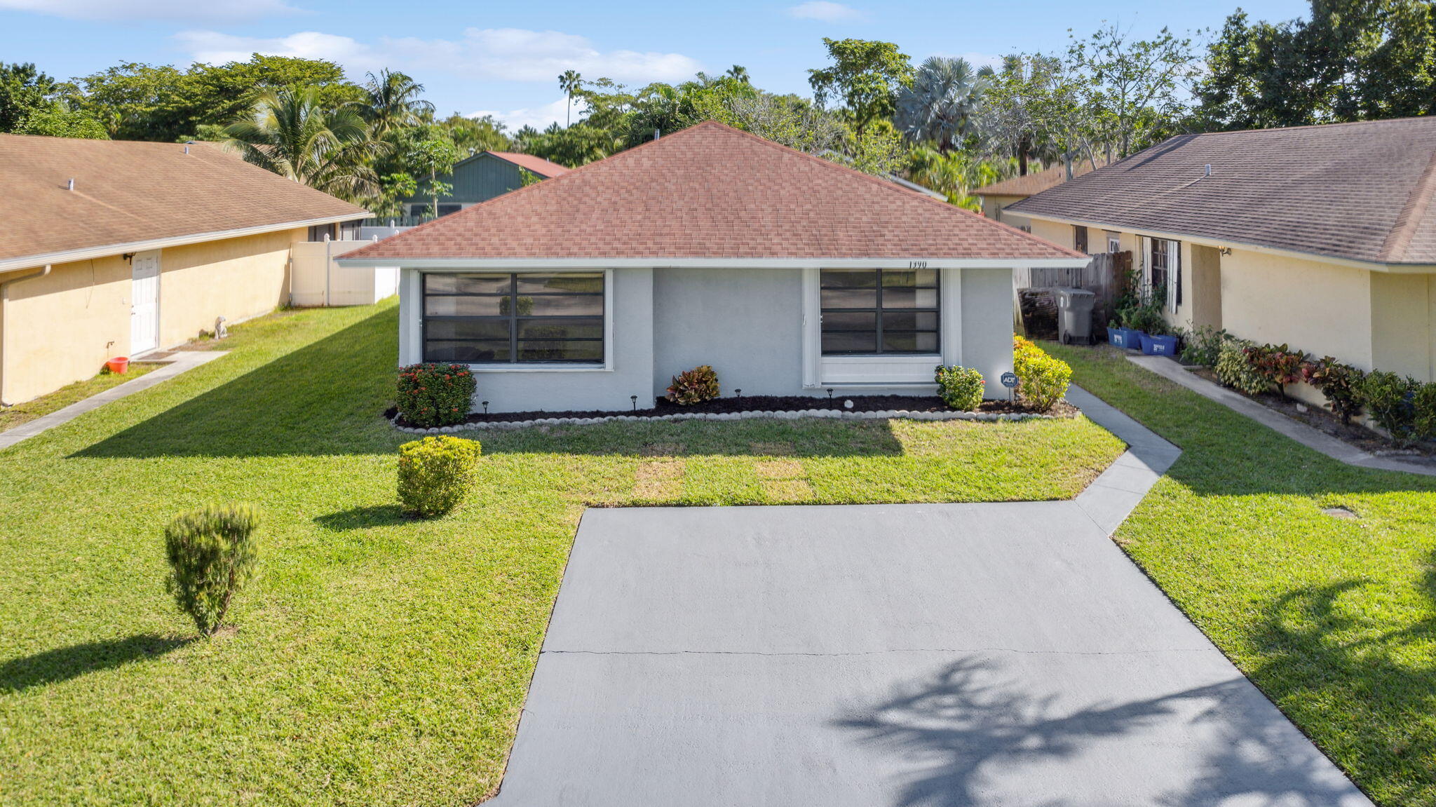 1390 Summit Run Circle