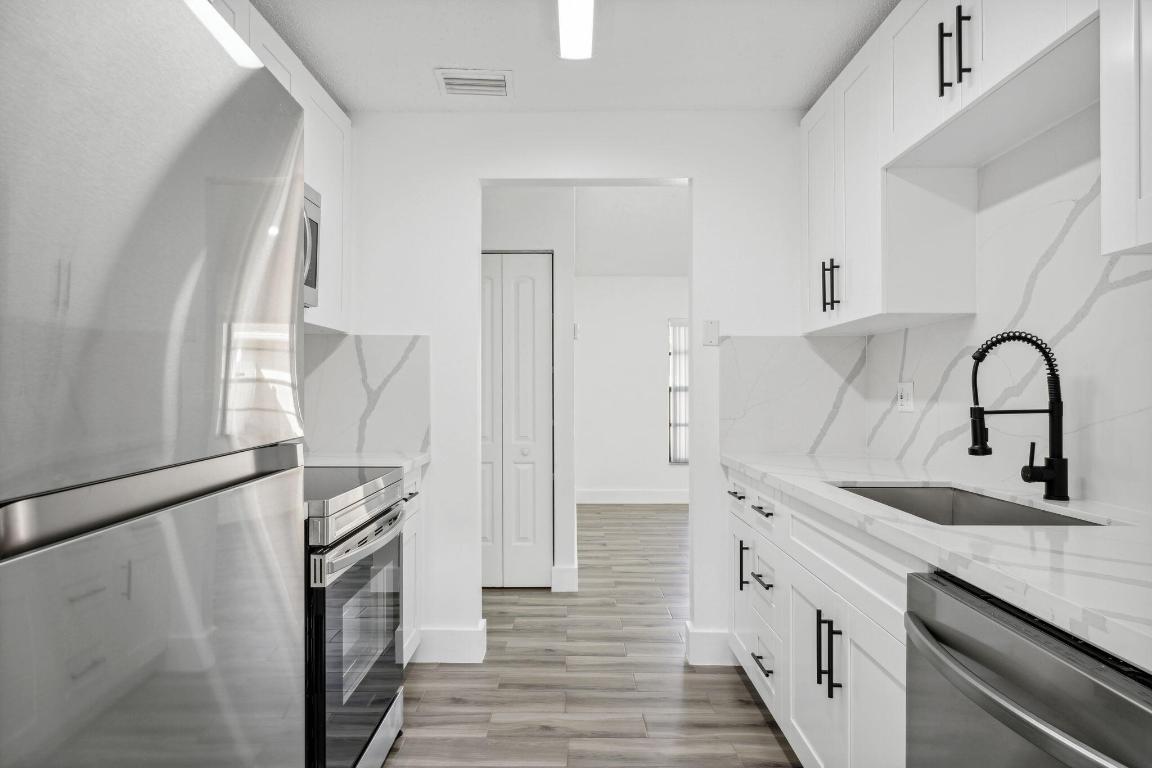 1390 Summit Run Circle