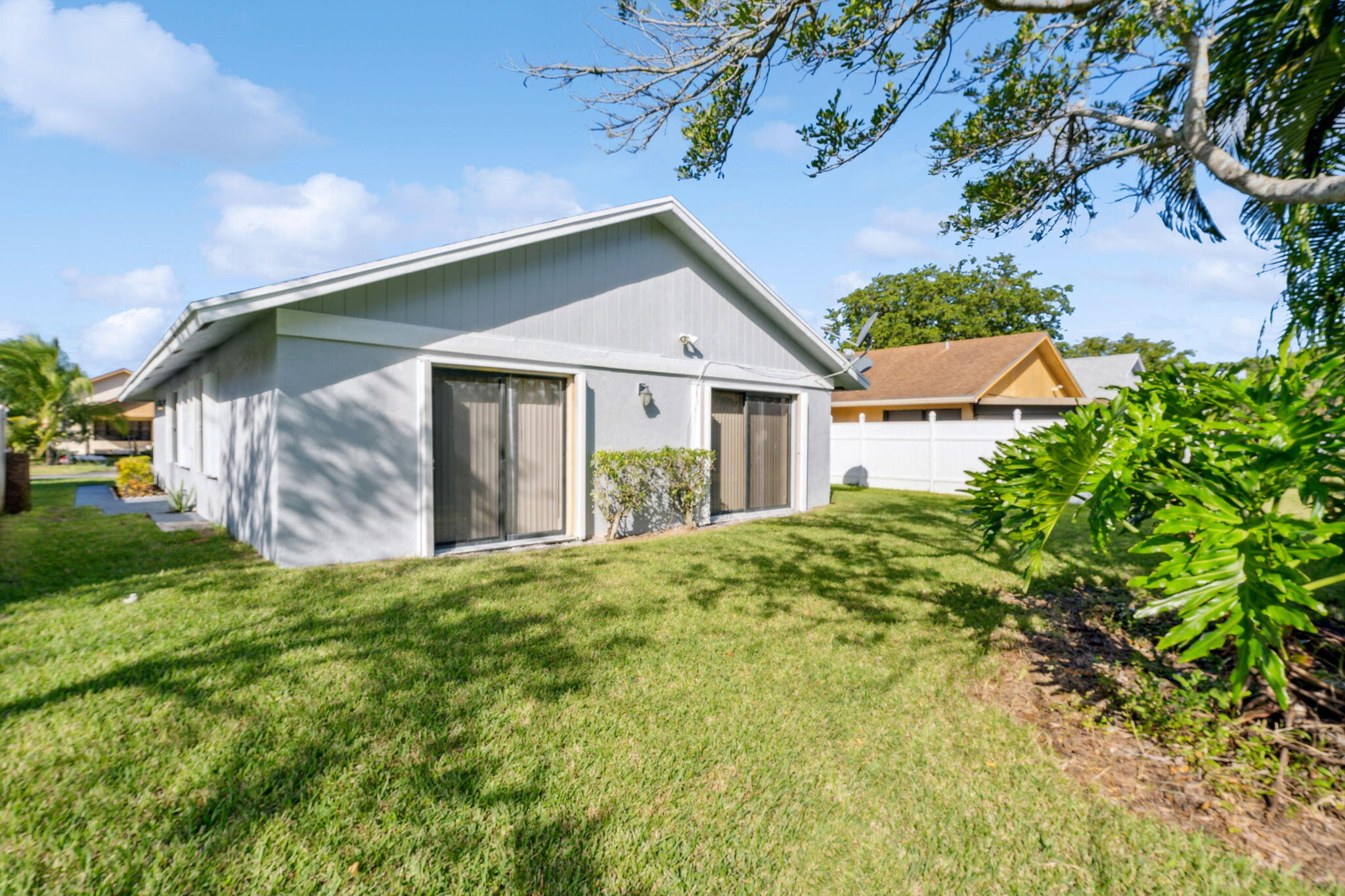 1390 Summit Run Circle