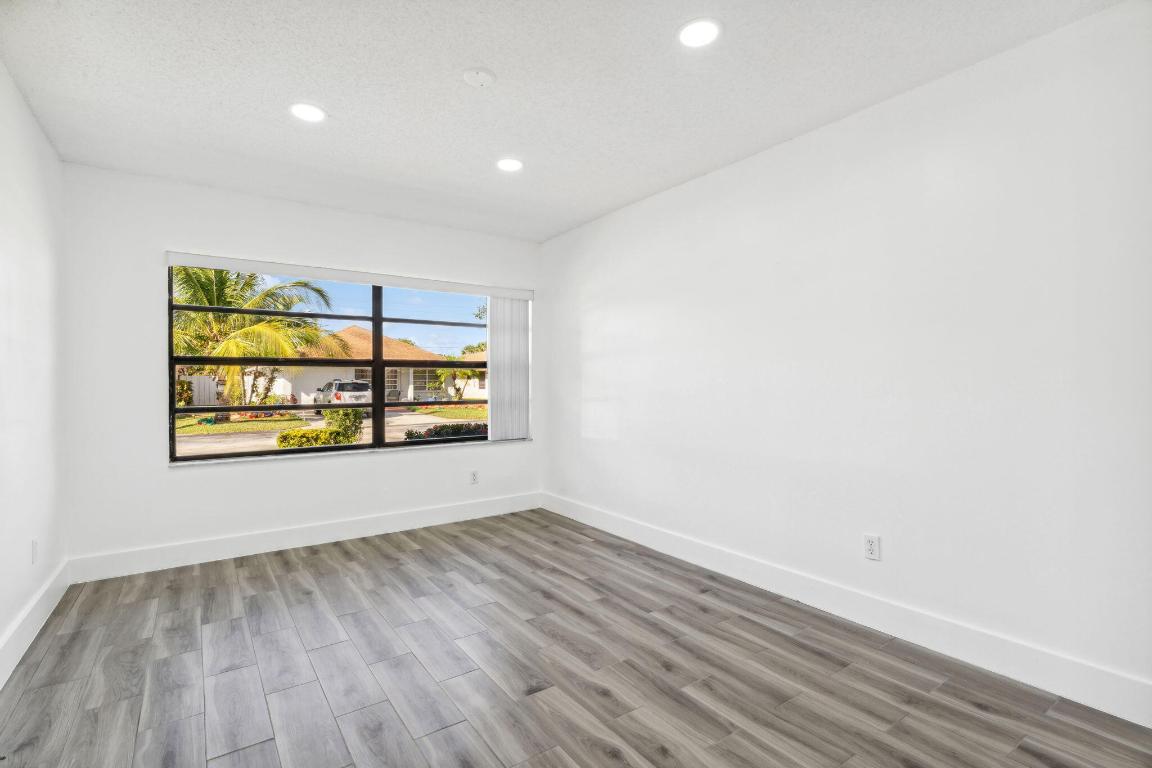 1390 Summit Run Circle