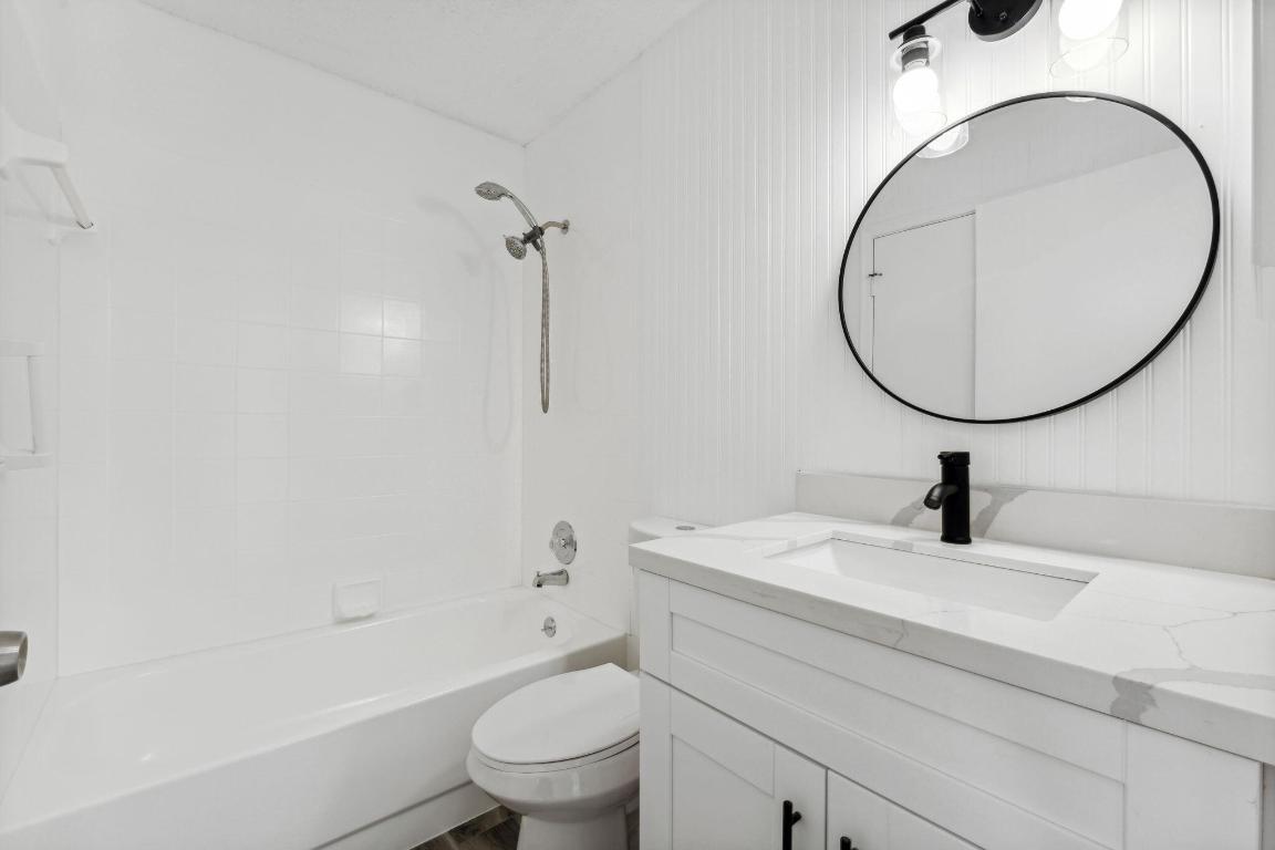 1390 Summit Run Circle