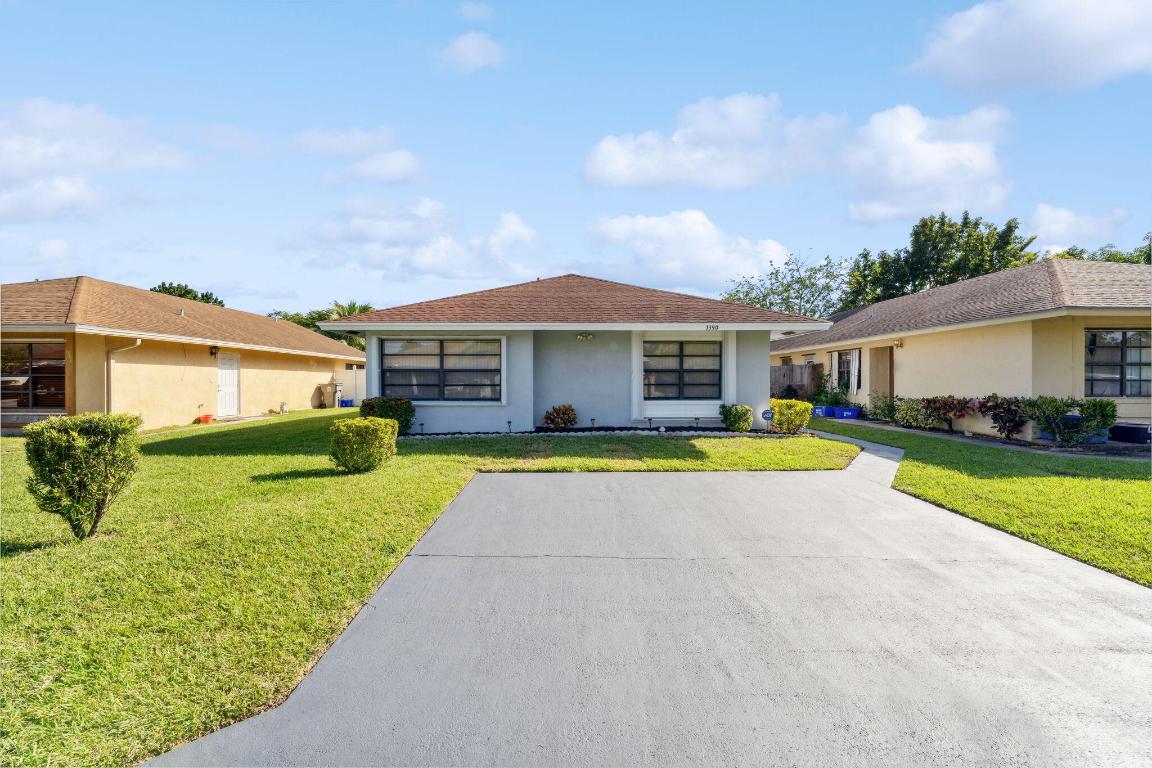 1390 Summit Run Circle