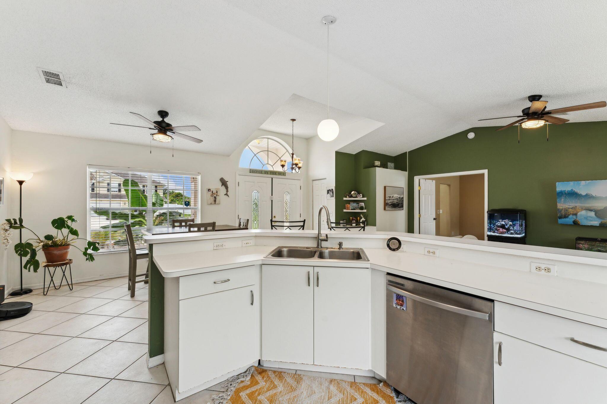 373 SW Majestic Terrace