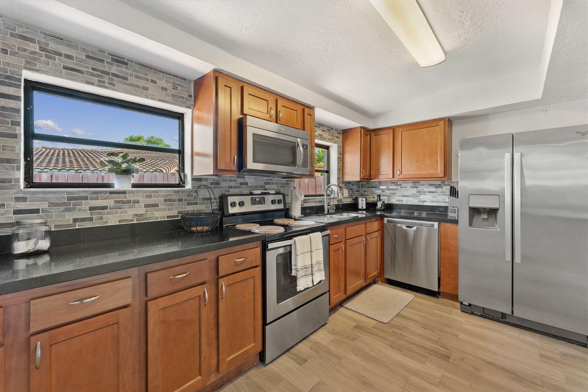 3470 SW 15th Court