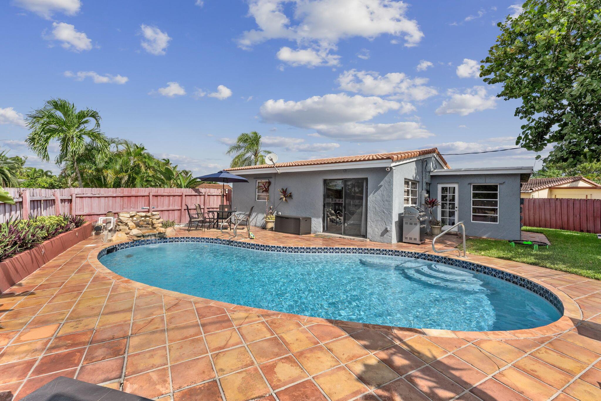 3470 SW 15th Court