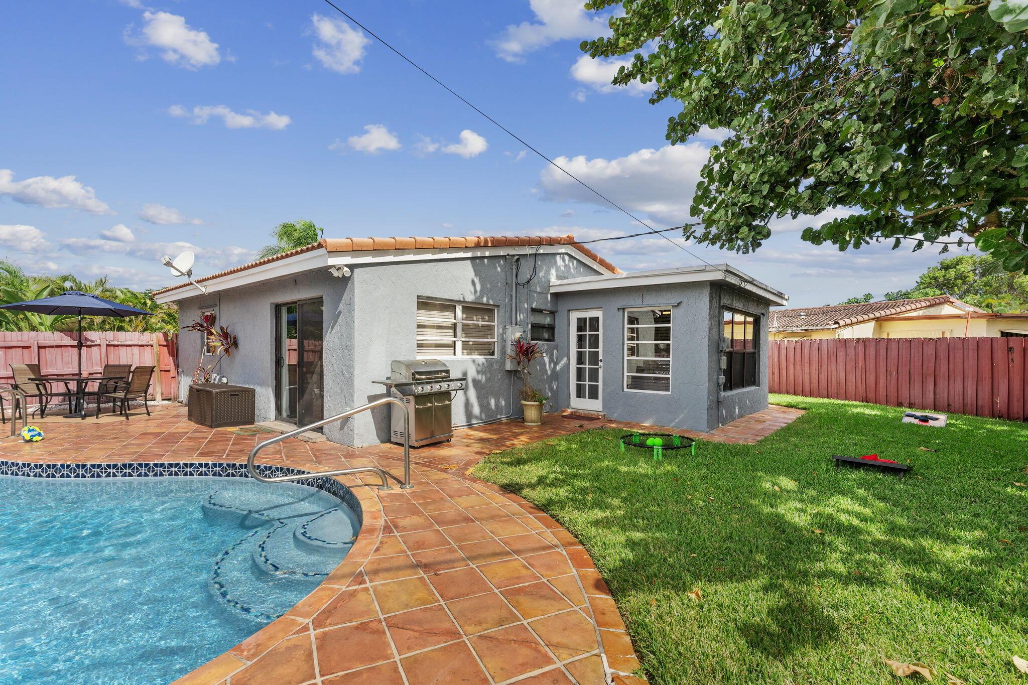 3470 SW 15th Court
