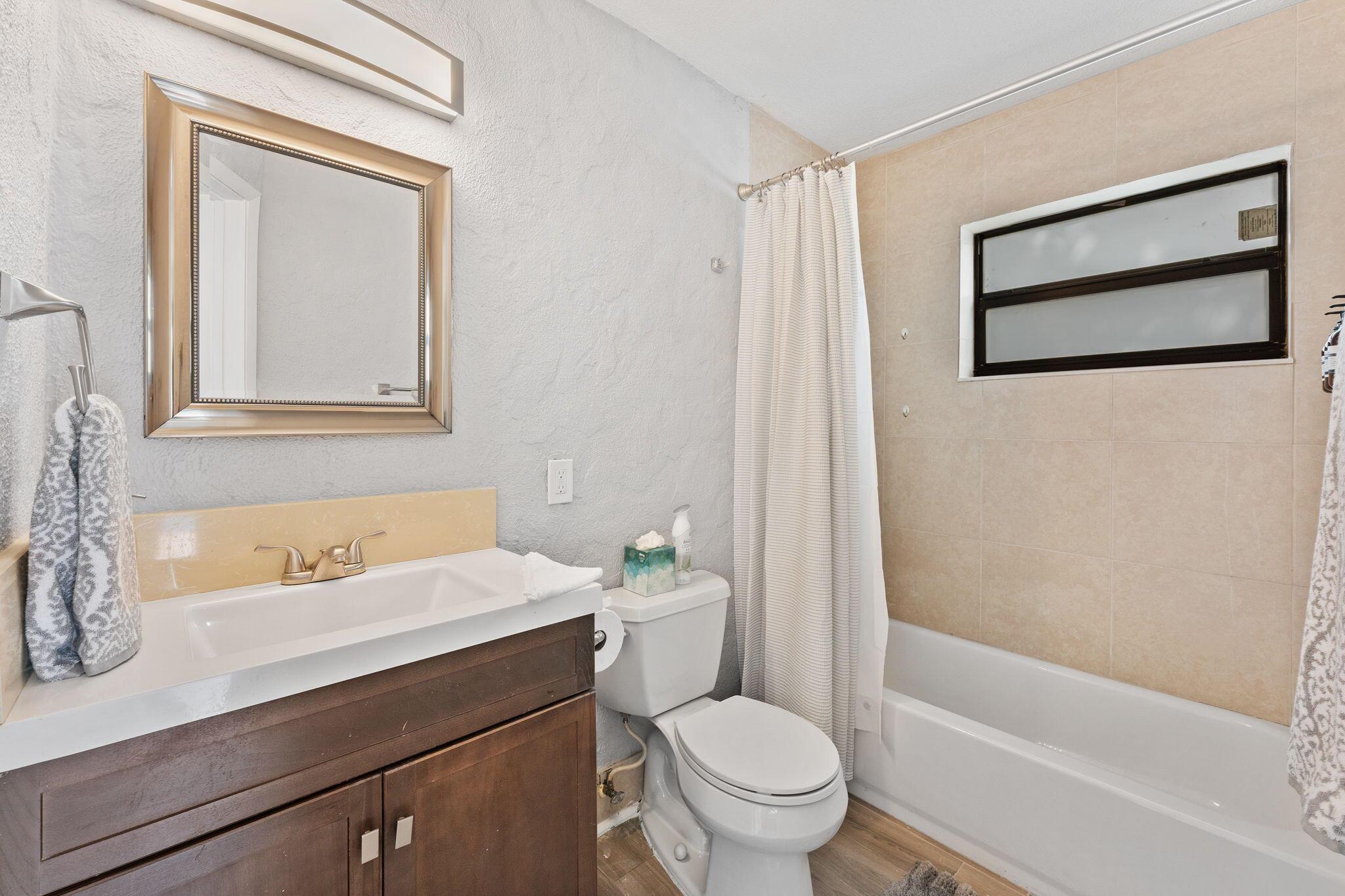 3470 SW 15th Court