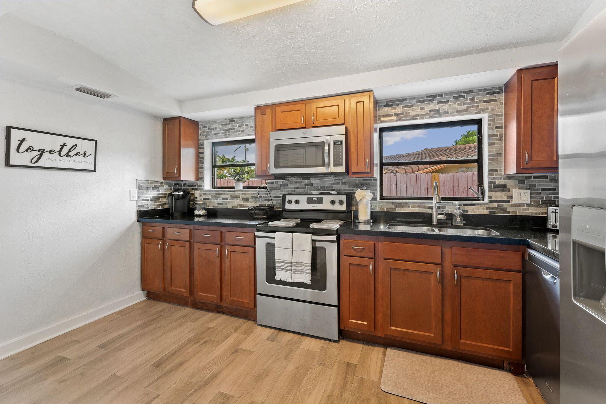 3470 SW 15th Court