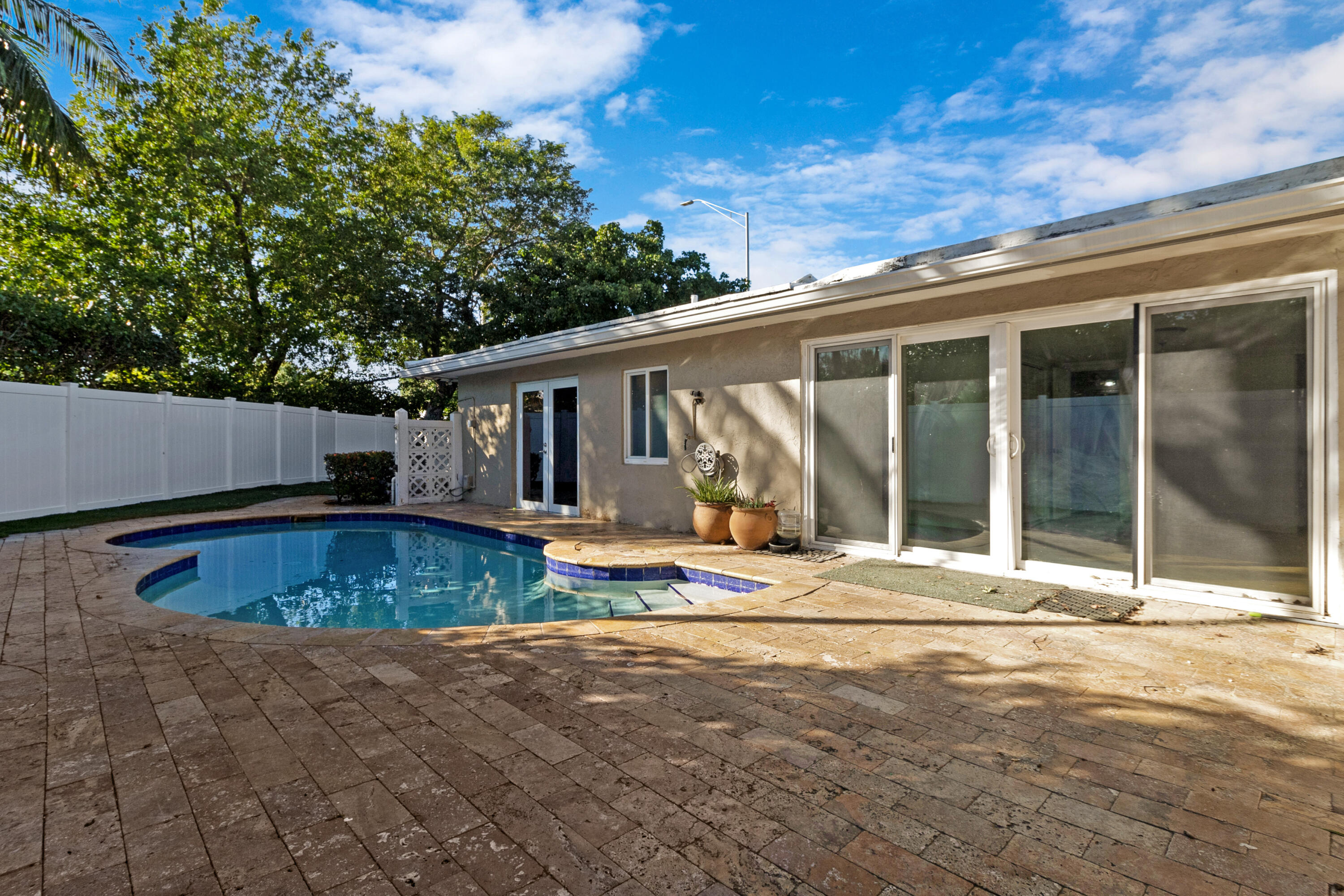 1501 NE 17th Street