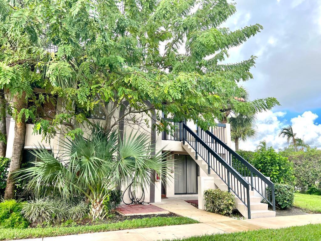 5201 W Club Circle 106