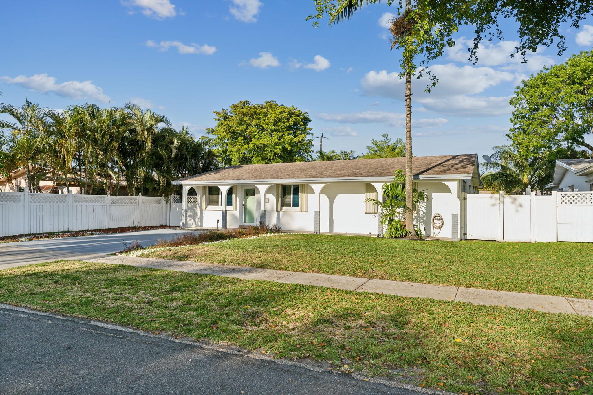 718 NW 9th Avenue