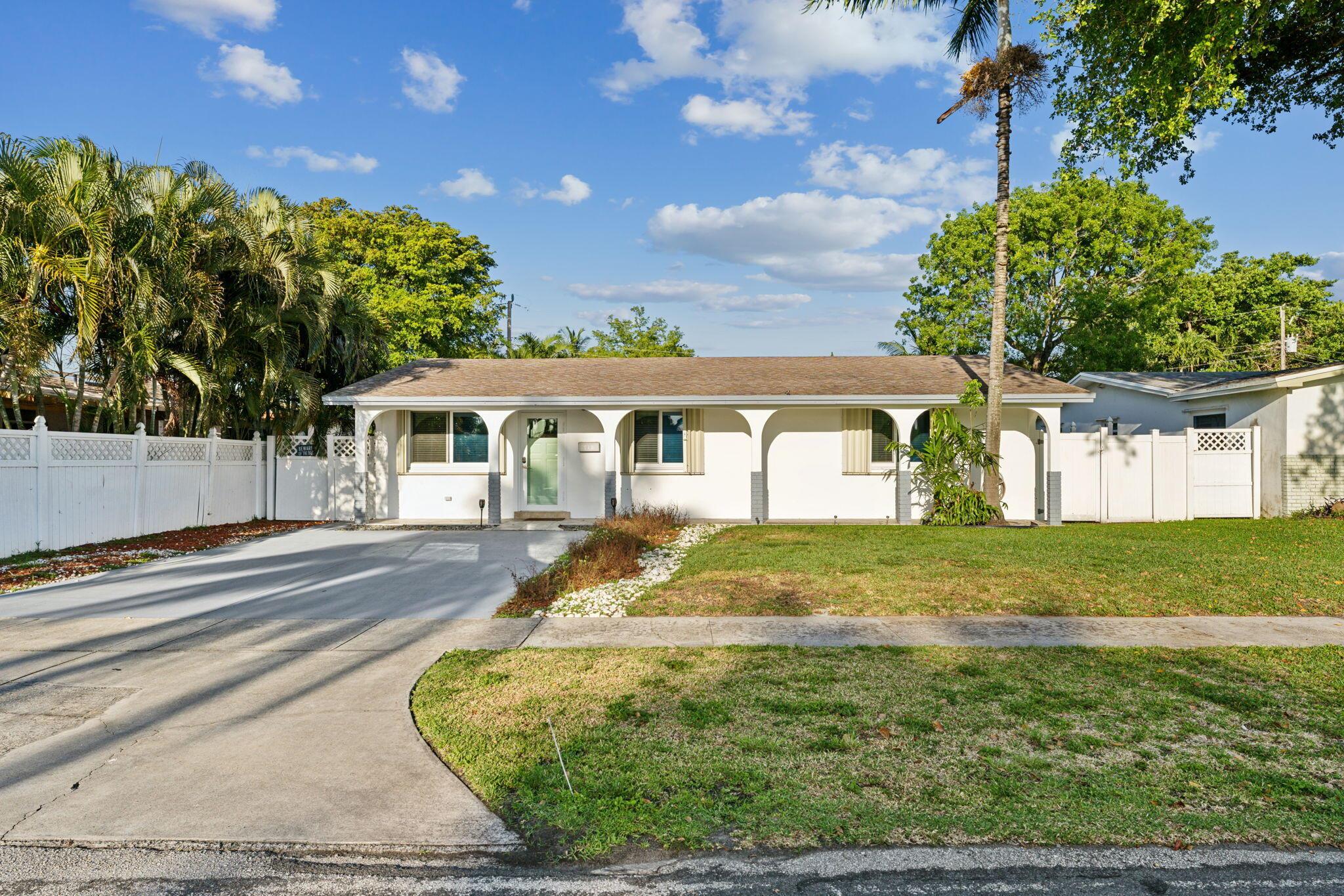 718 NW 9th Avenue