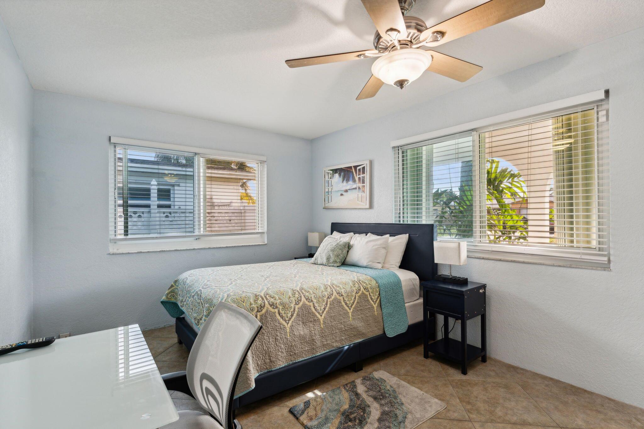 718 NW 9th Avenue