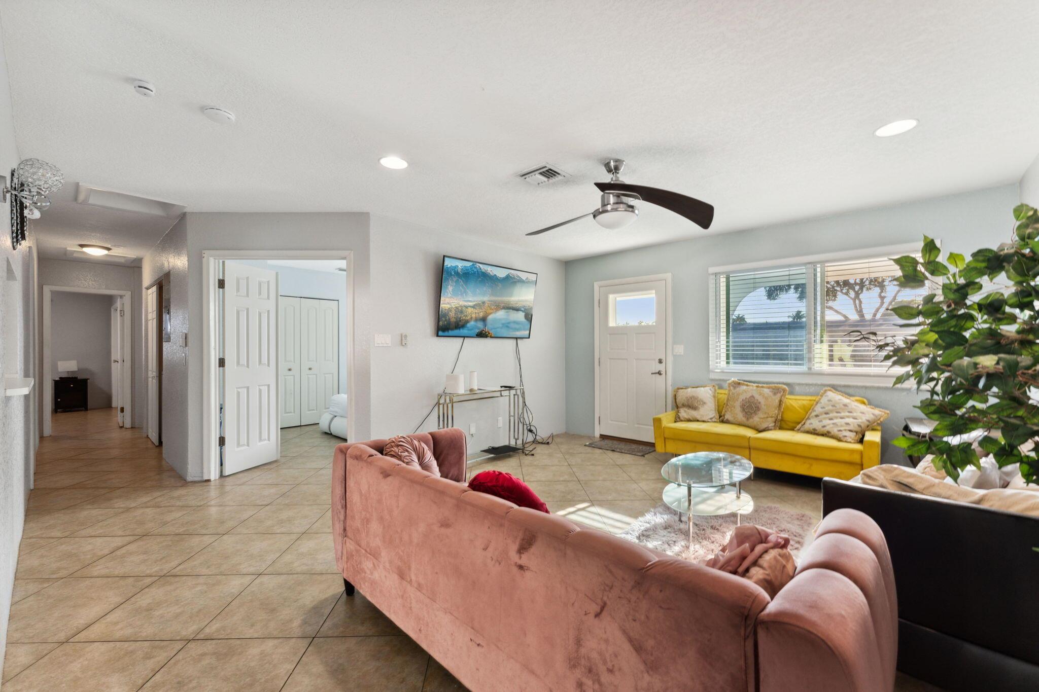 718 NW 9th Avenue