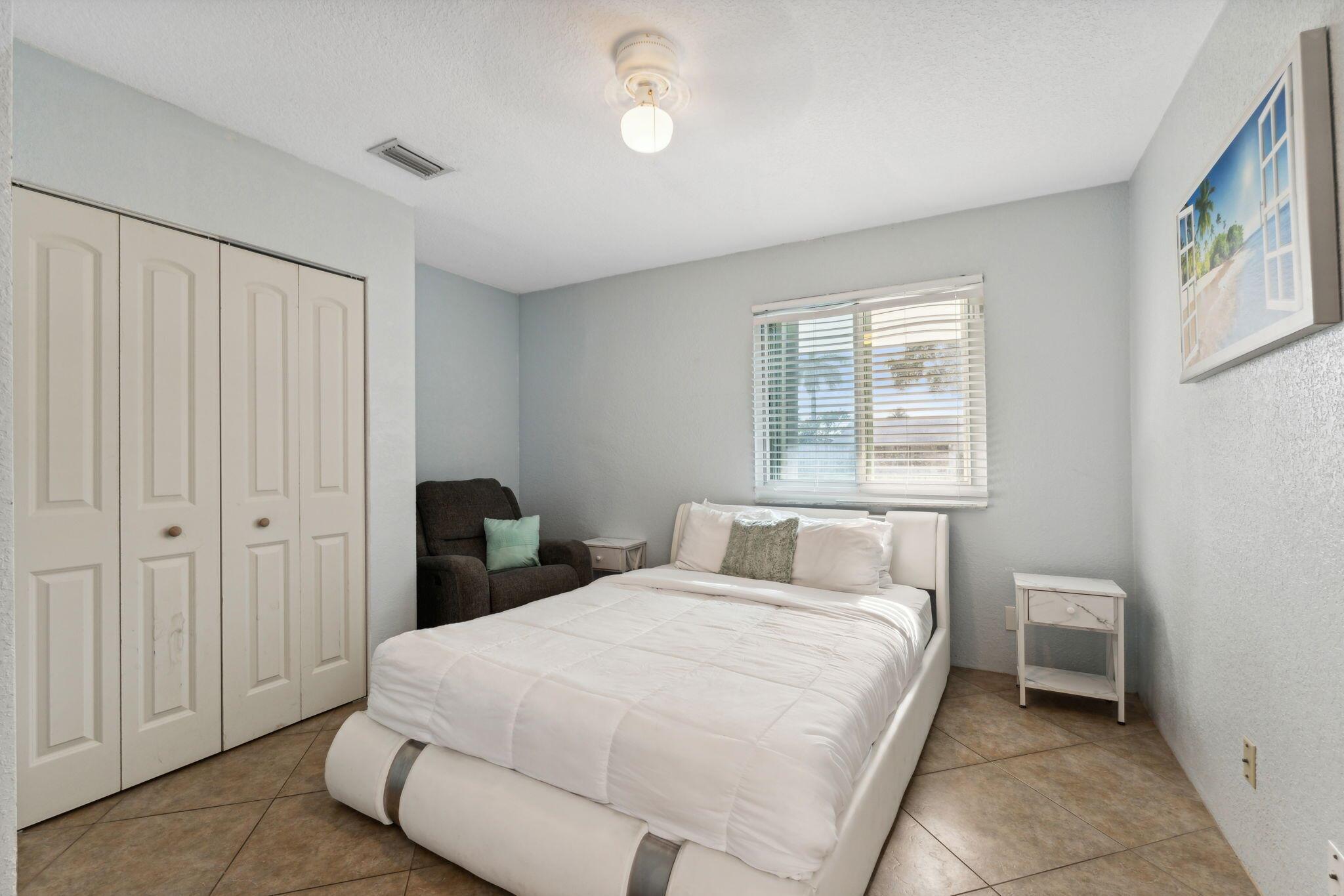 718 NW 9th Avenue