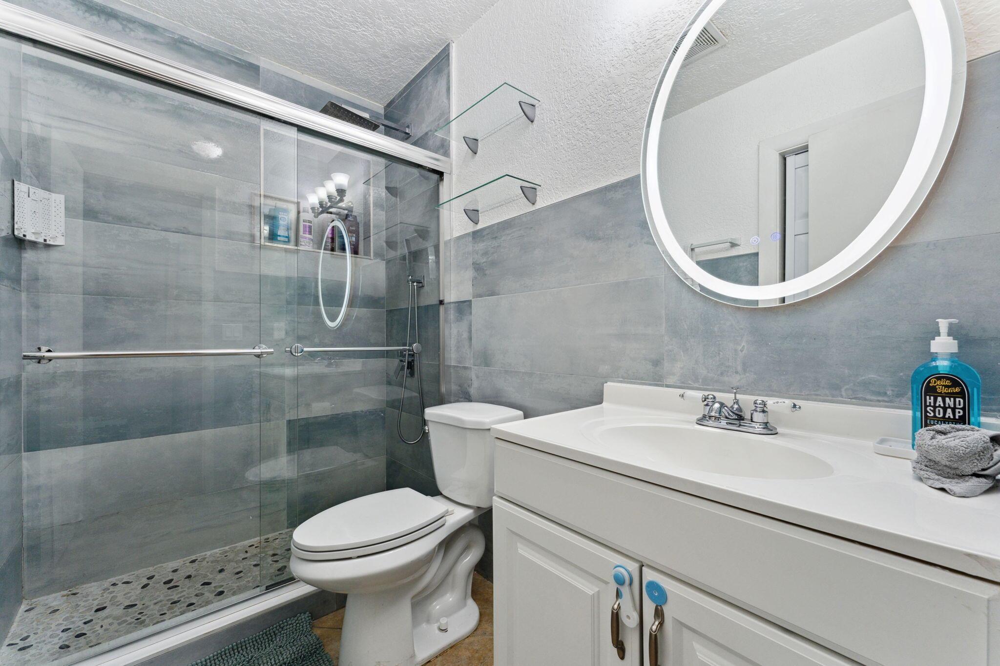 718 NW 9th Avenue