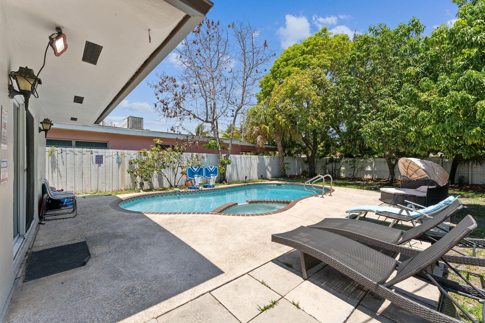 254 SW 8th Street