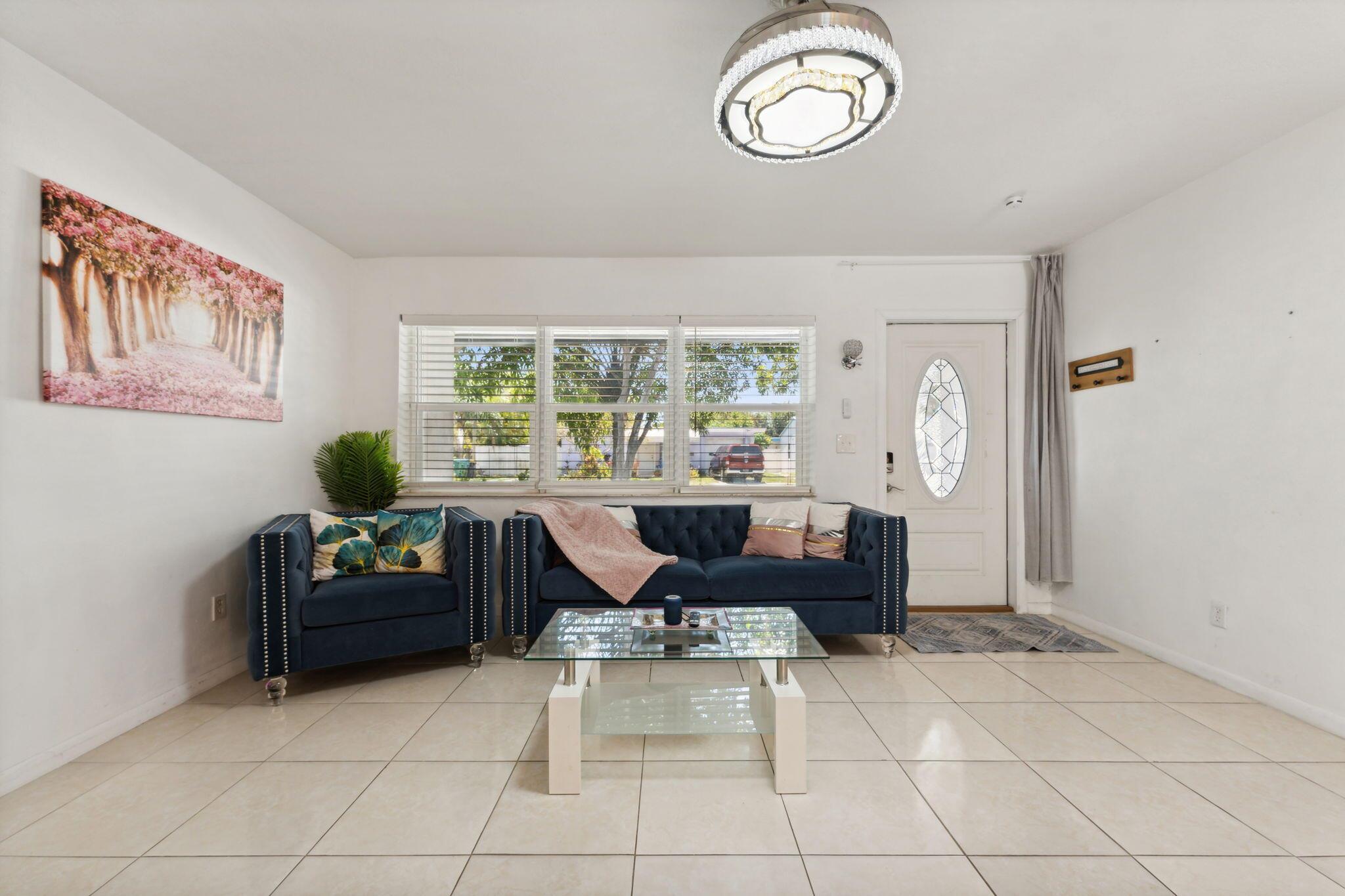 254 SW 8th Street