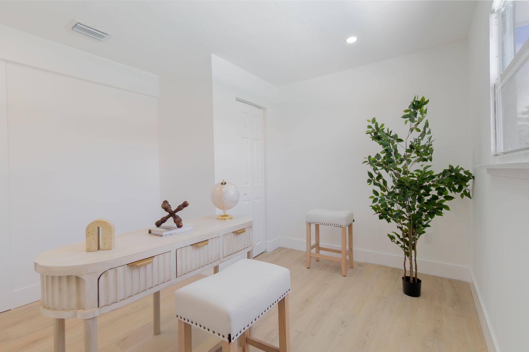 739 SE 11th Avenue