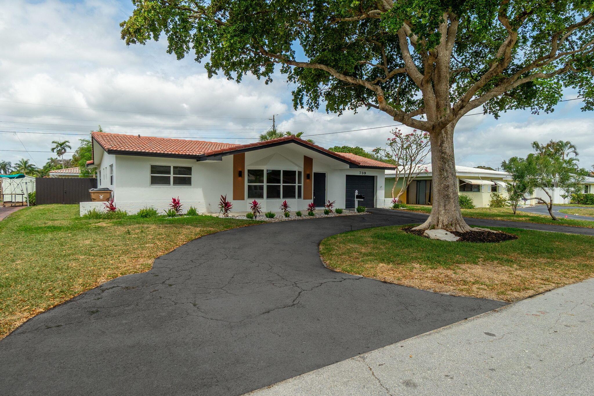 739 SE 11th Avenue