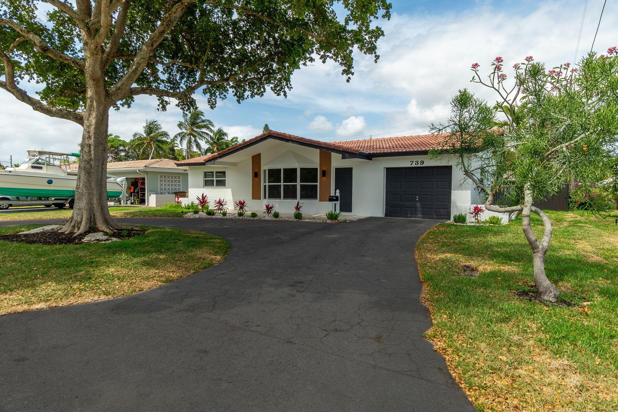 739 SE 11th Avenue