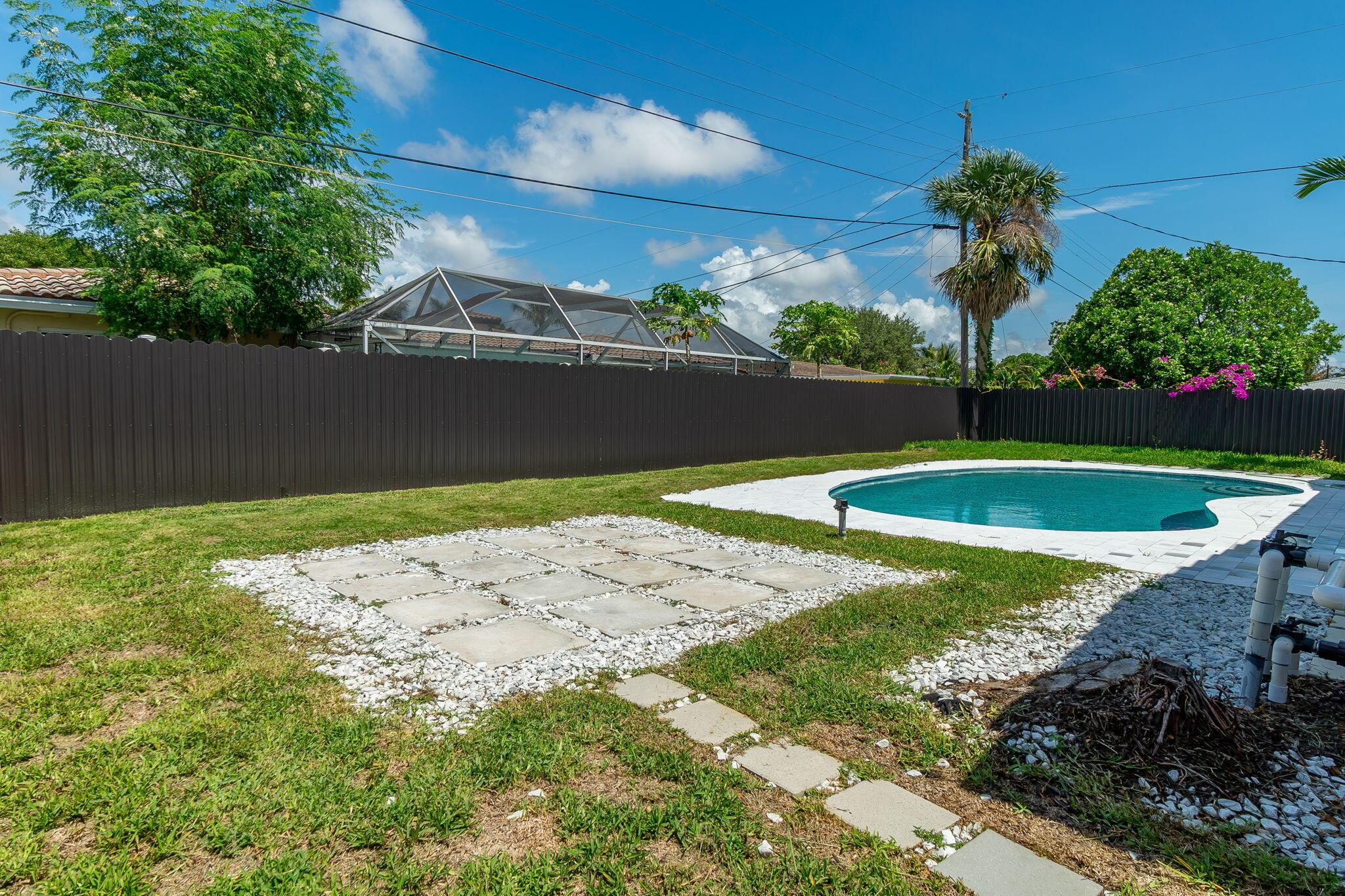 739 SE 11th Avenue