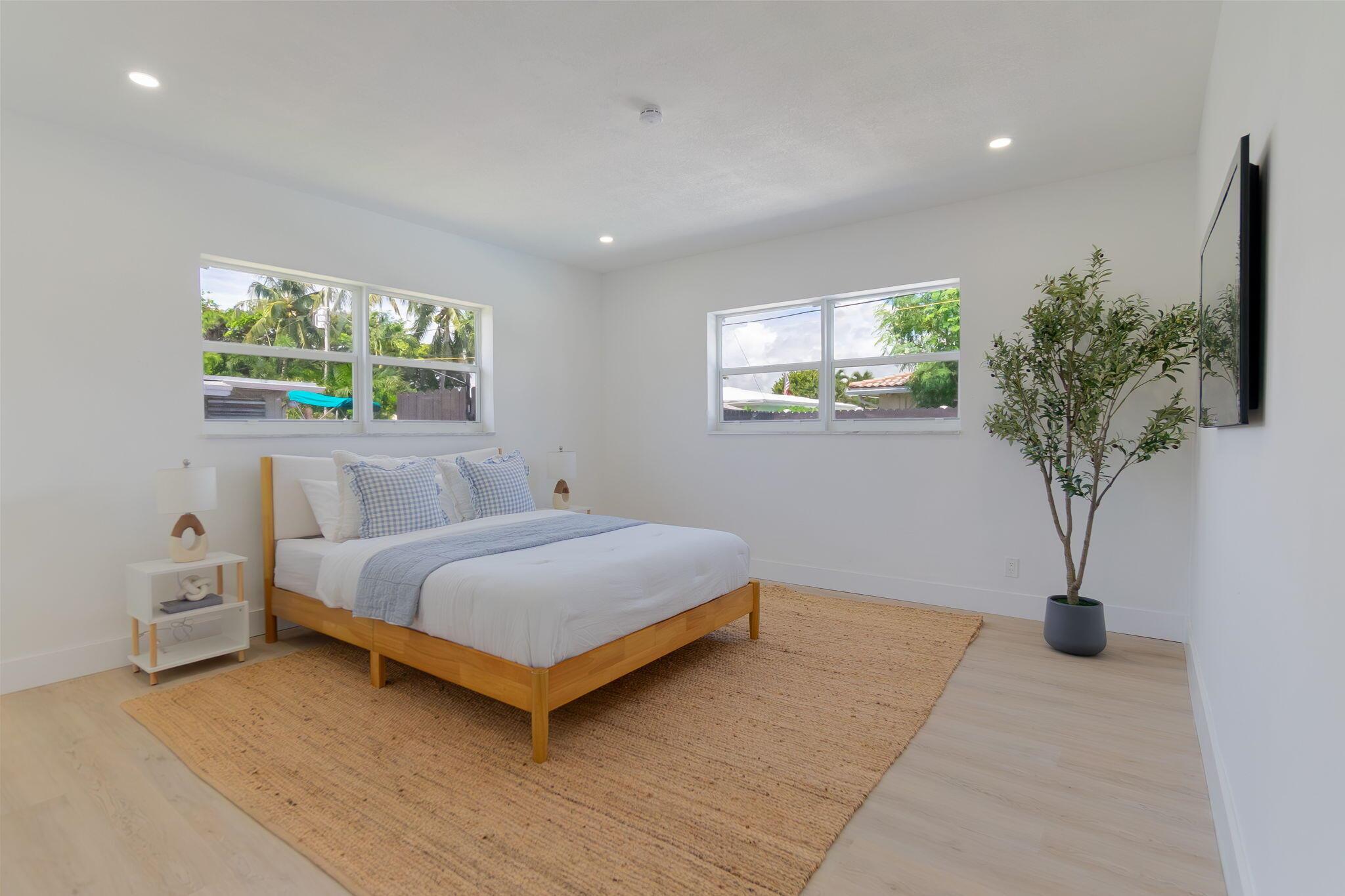739 SE 11th Avenue