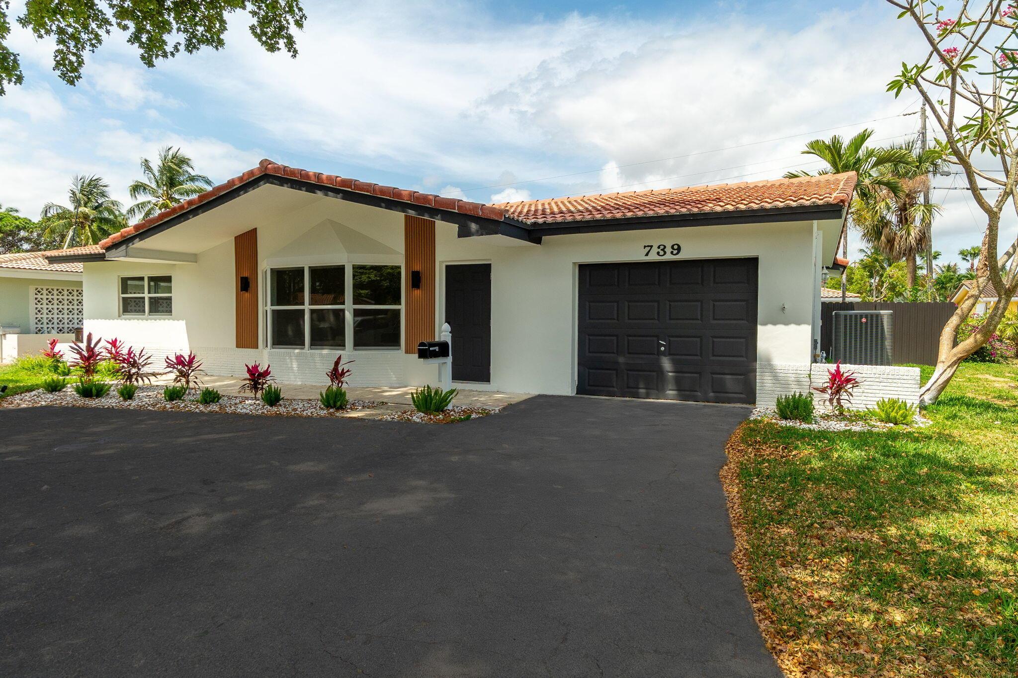 739 SE 11th Avenue