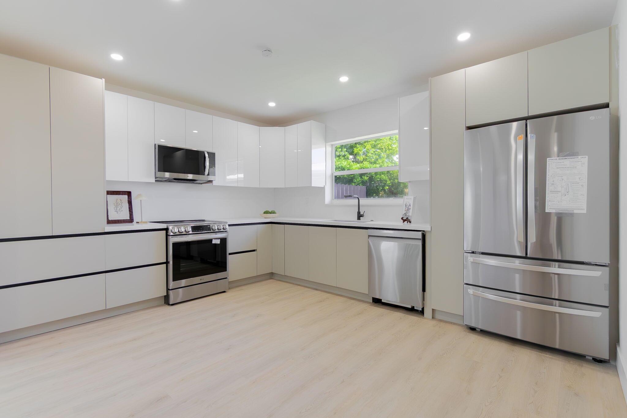 739 SE 11th Avenue