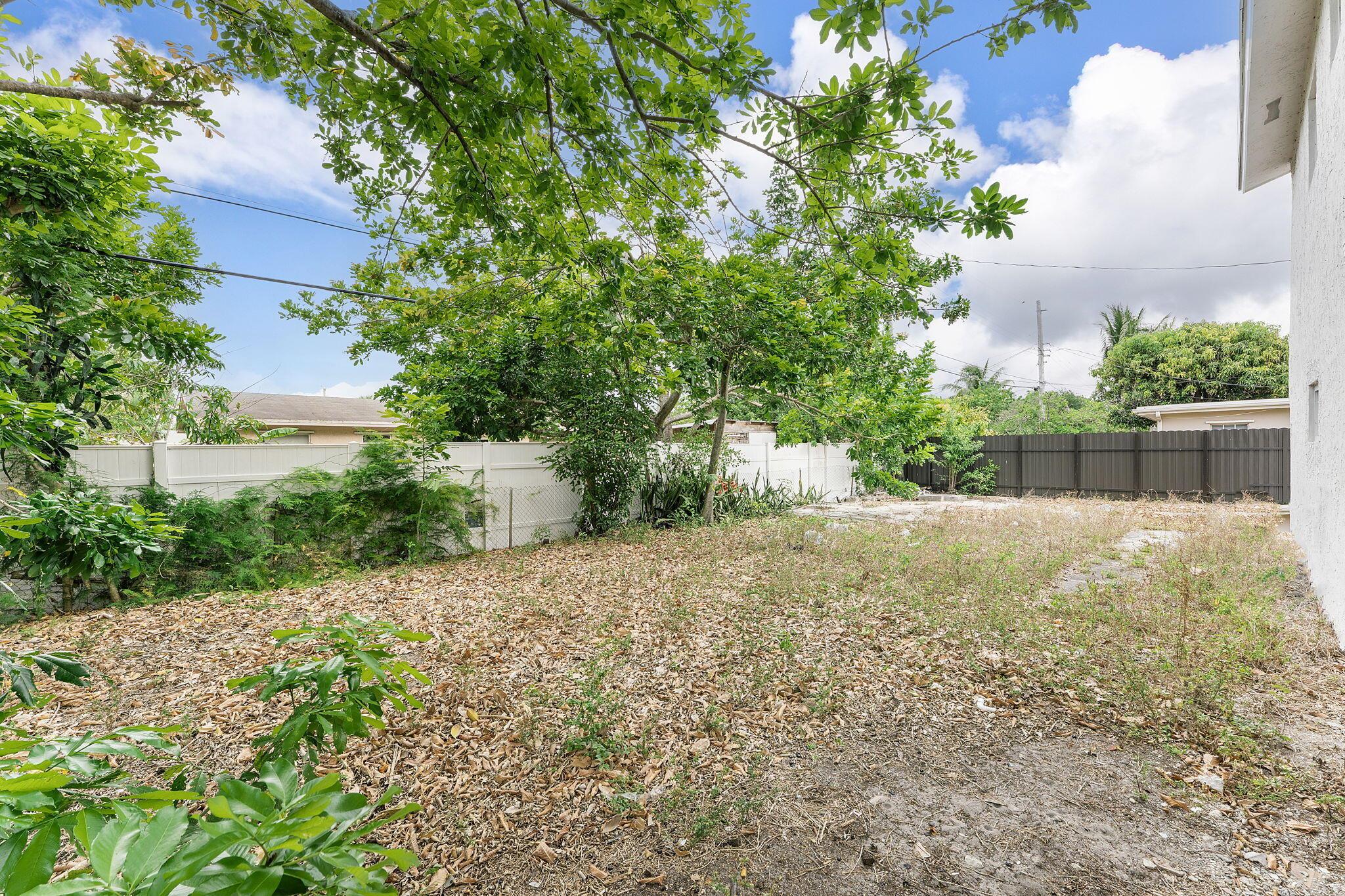 1451 SW 5th Avenue