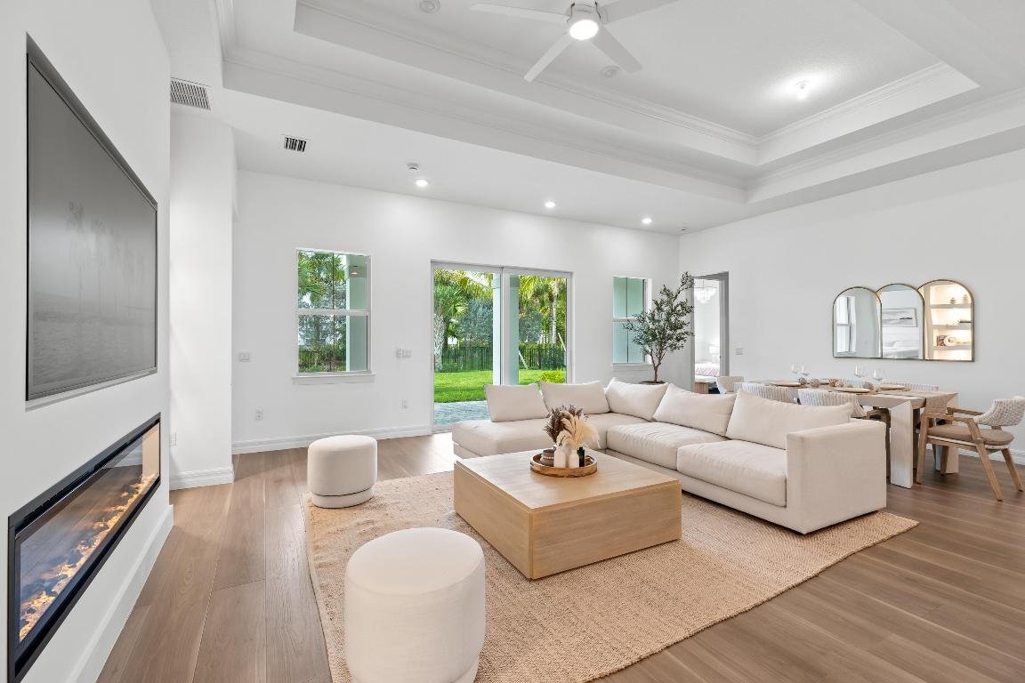 10803 Stellar Circle