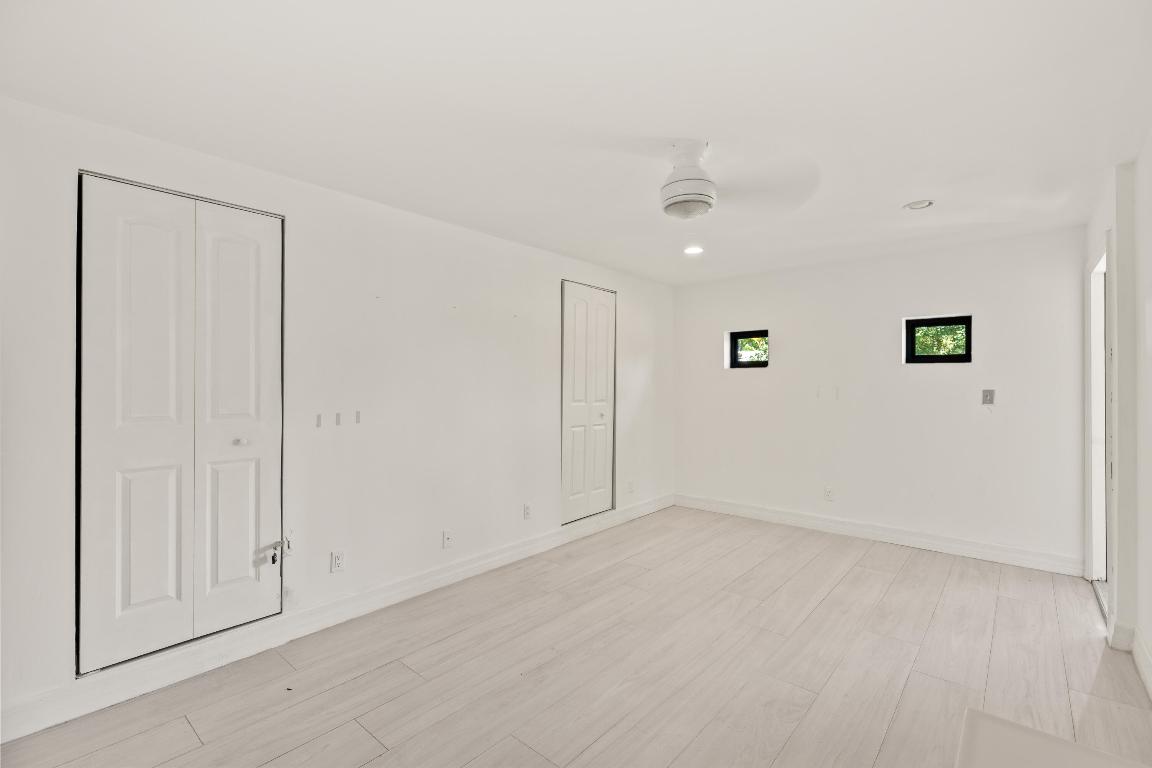 1637 N Victoria Park Road