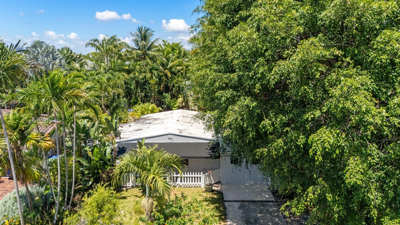 1637 N Victoria Park Road